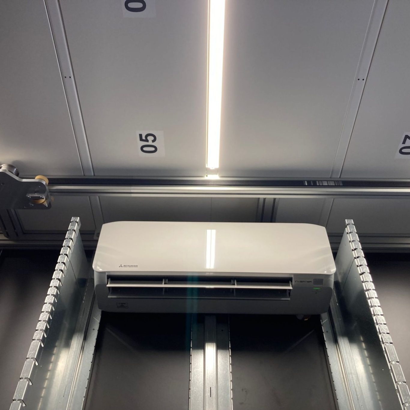 Klimaanlage in Technikraum Kommissionierautomat IT Kühlung